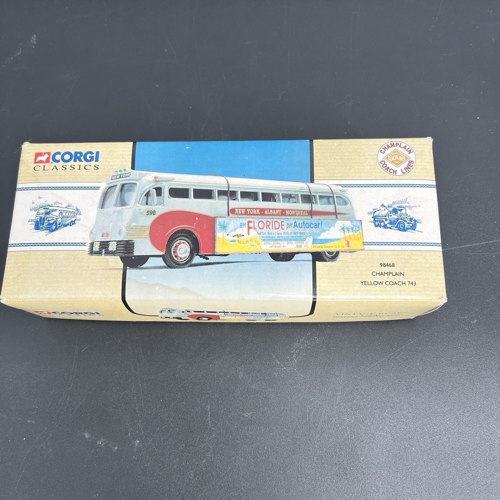 Corgi Champlain Yellow Coach‎ 743 Die-Cast Bus  1:50 Scale - In Box with Sign
